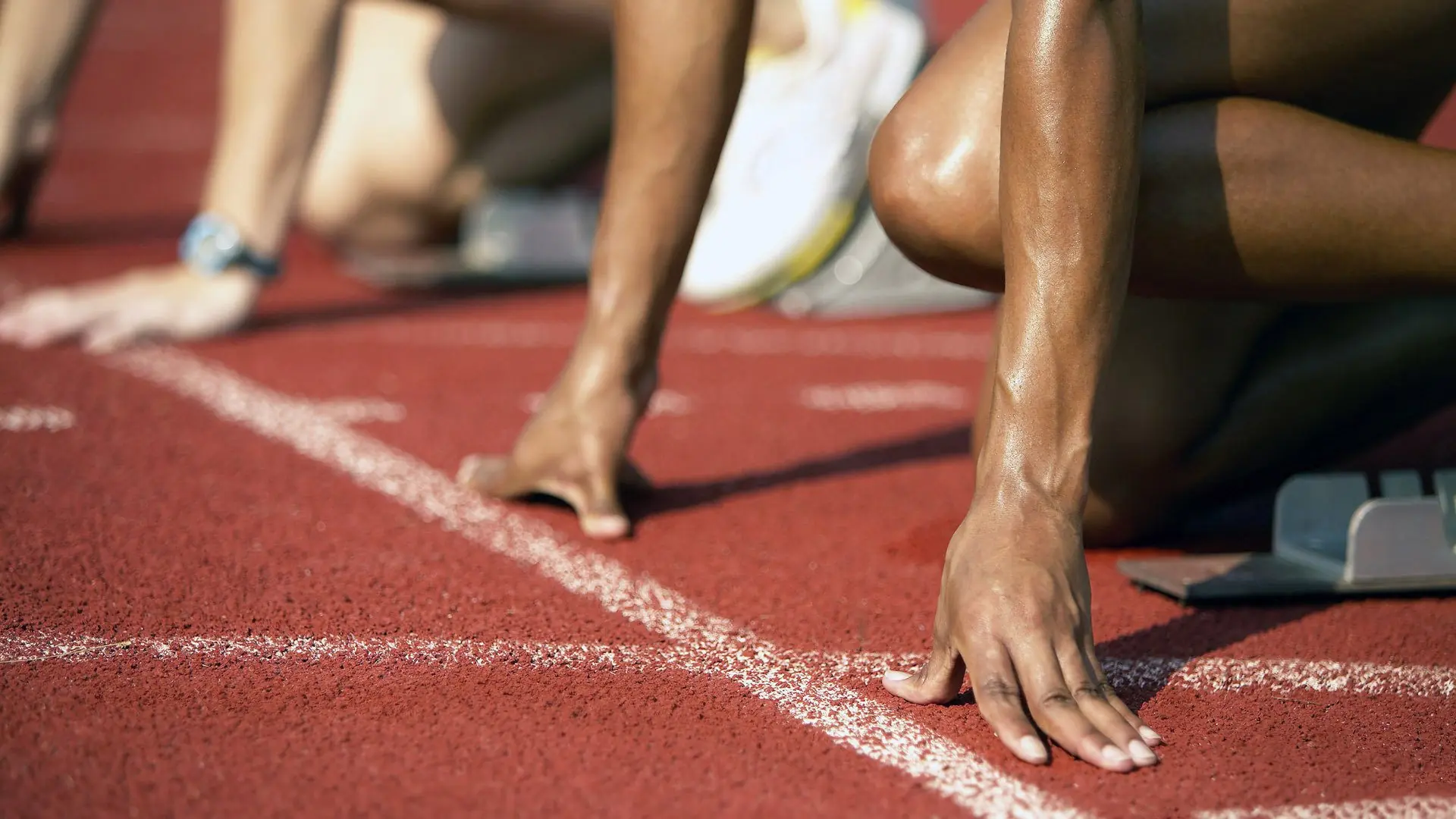 阿赫马赫在巴黎奥运会男足比赛中表现出色，阿赫马尔王